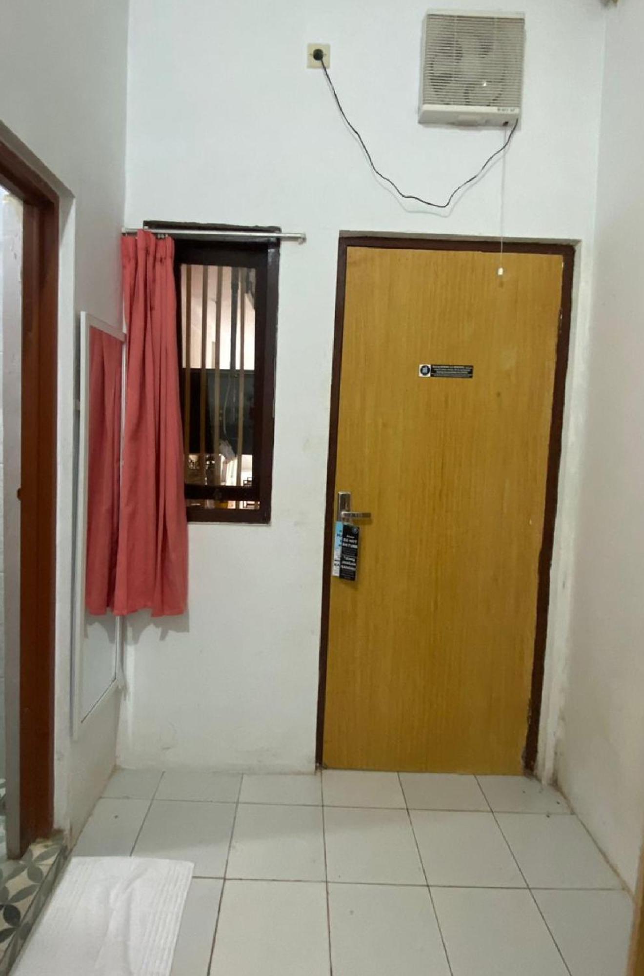 Wisma tamu Dyaza Lv Grogol