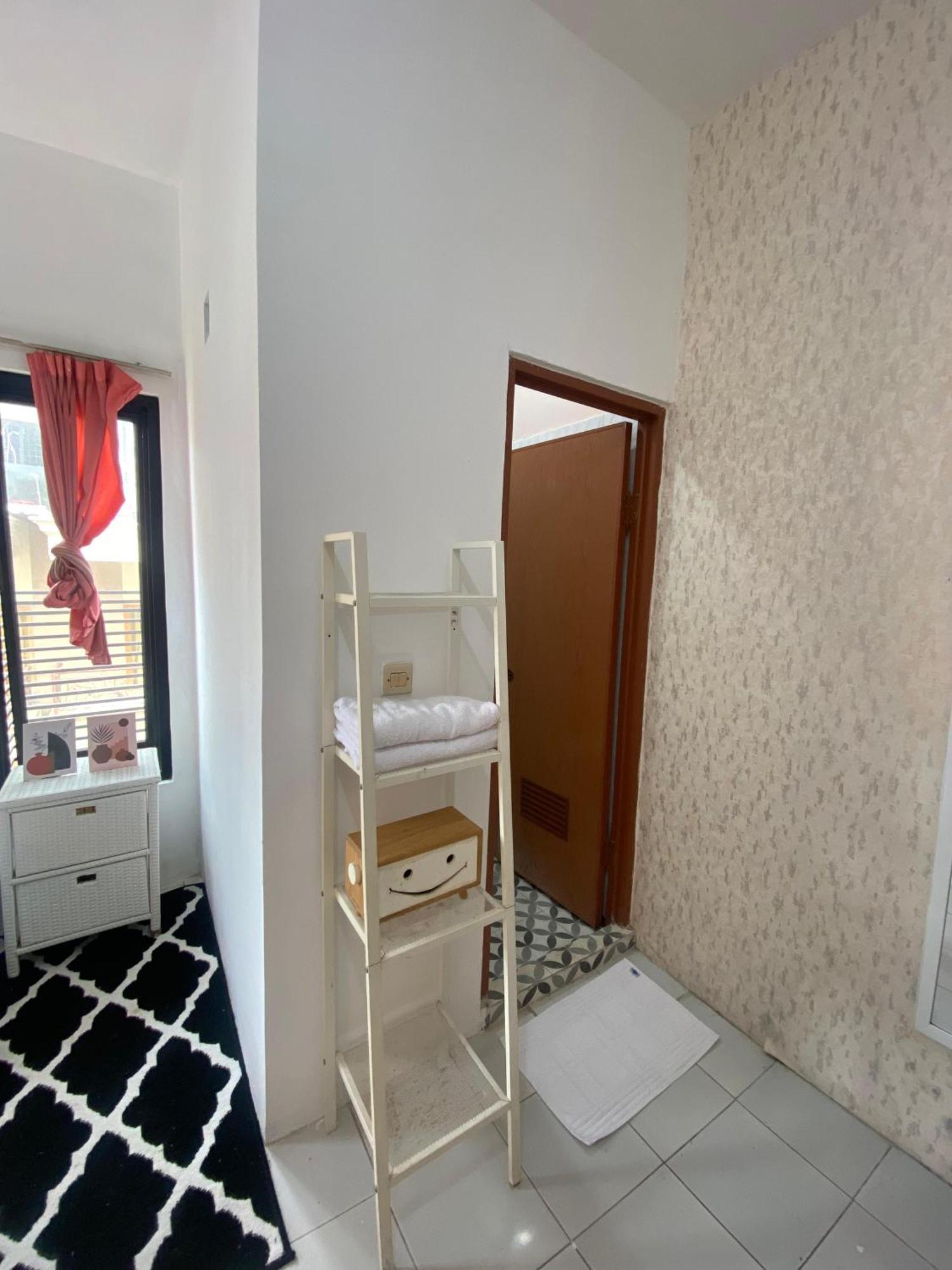 Guest house Dyaza Lv Grogol