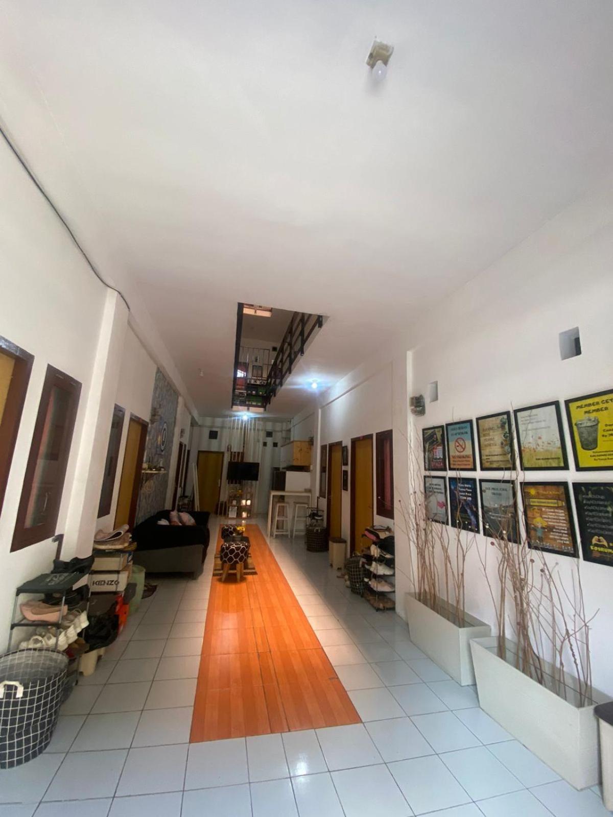 Dyaza Lv Grogol Guest house
