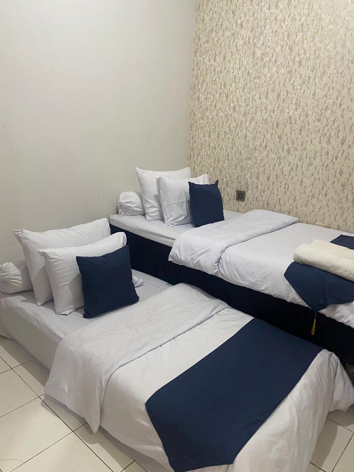 Dyaza Lv Grogol Guest house